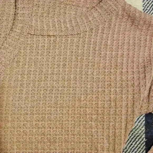 Self Esteem Juniors Pink Cold Shoulder Long Sleeve Waffle Knit Top Size Small - Picture 7 of 10